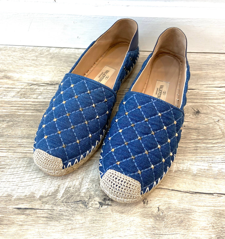 VALENTINO GARAVANI ROCKSTUD DENIM ESPADRILLES