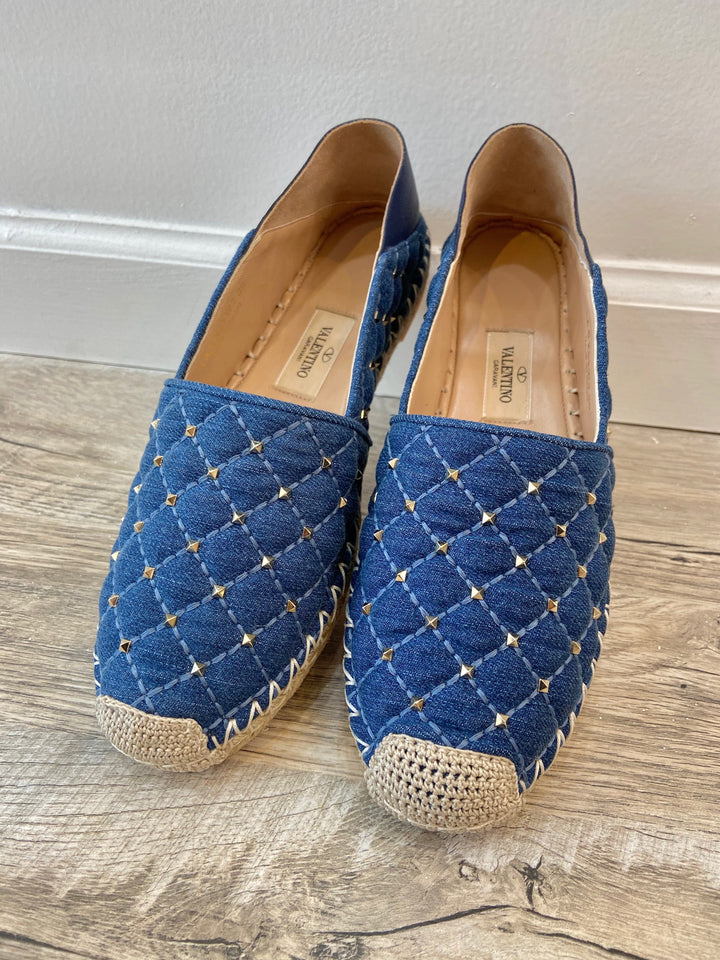 VALENTINO GARAVANI ROCKSTUD DENIM ESPADRILLES