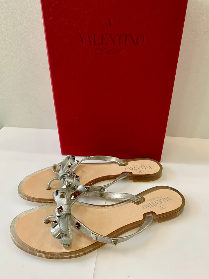 VALENTINO GARAVANI ROCKSTUD JELLY BOW SLIDE SANDALS