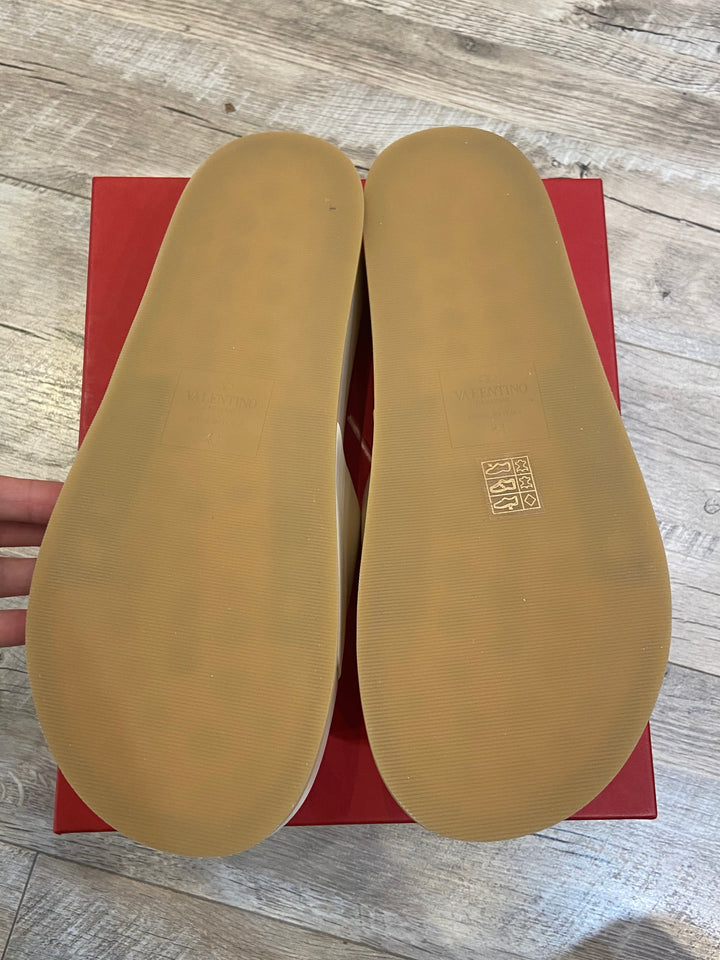 VALENTINO GARAVANI V LOGO PLATFORM SLIDE SANDALS
