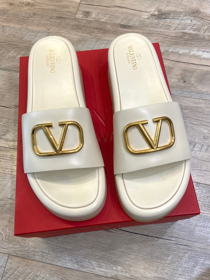 VALENTINO GARAVANI V LOGO PLATFORM SLIDE SANDALS