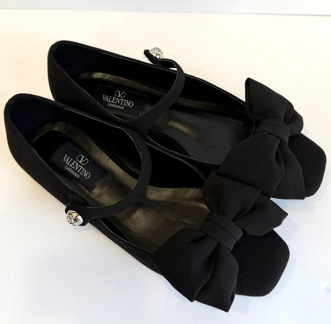 VALENTINO GARAVANI BOWJANE 20 CREPE MARY JANE PUMPS