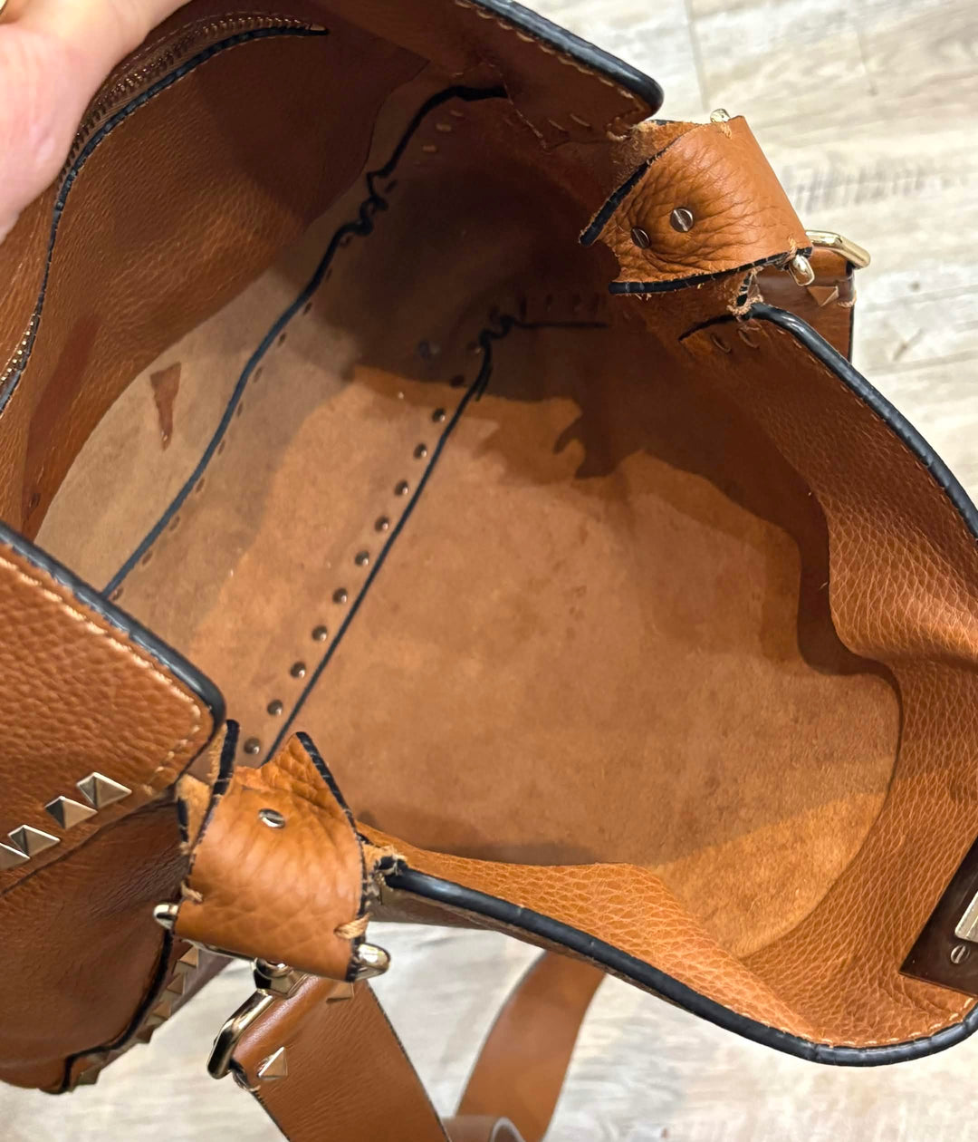 VALENTINO ROCKSTUD PEBBLED CALFSKIN LEATHER CROSSBODY BAG