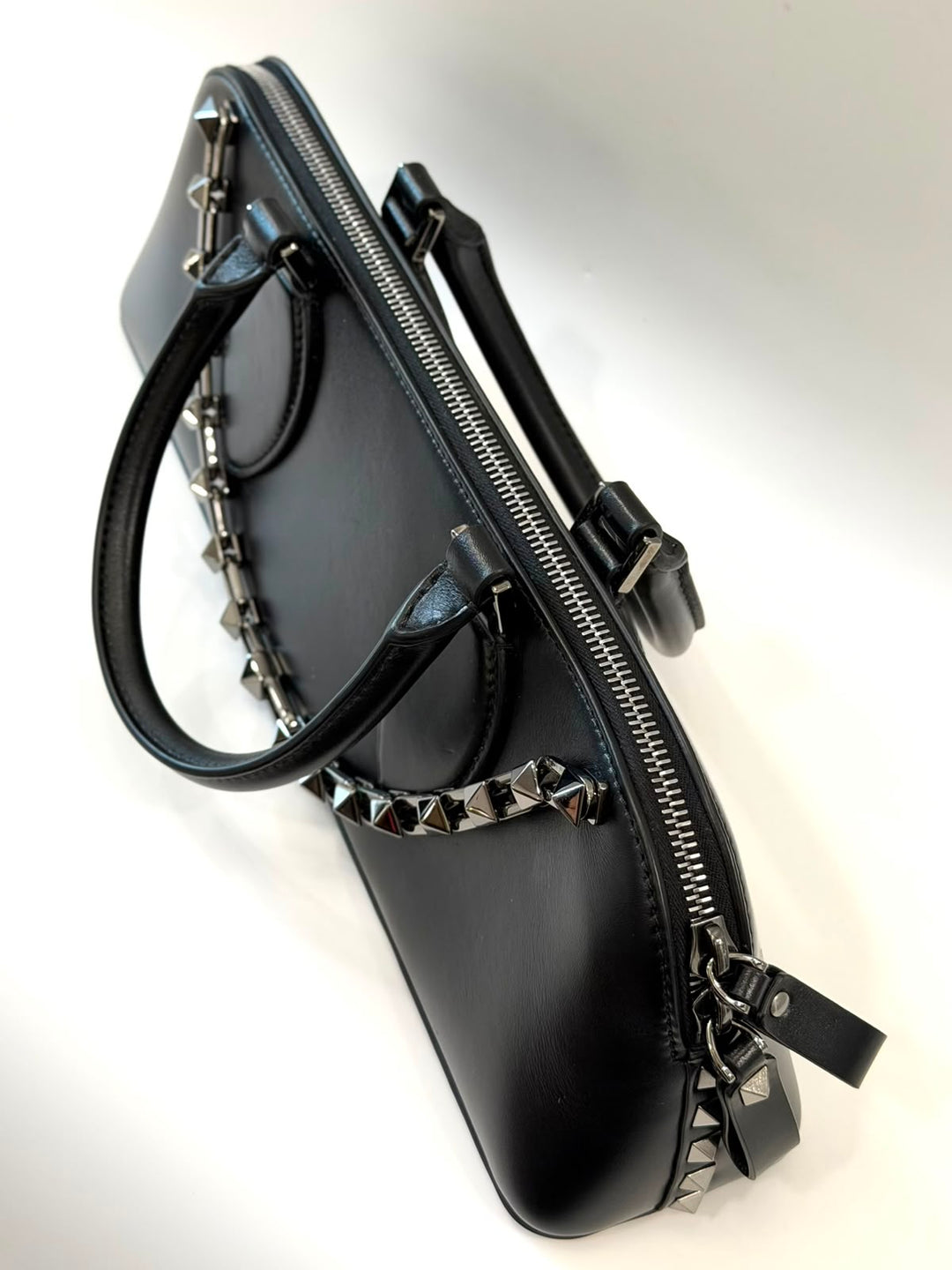 VALENTINO GARAVANI ROCKSTUD EAST WEST CALFSKIN LEATHER BAG