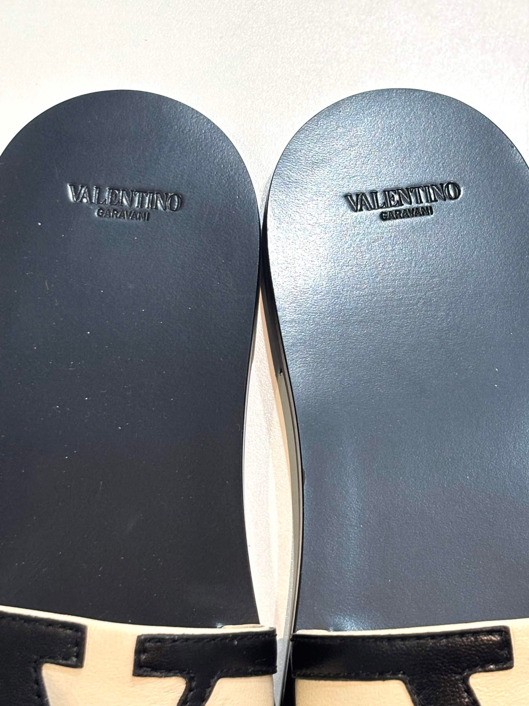 VALENTINO GARAVANI VIVA SUPERSTAR VLOGO SLIDE SANDALS