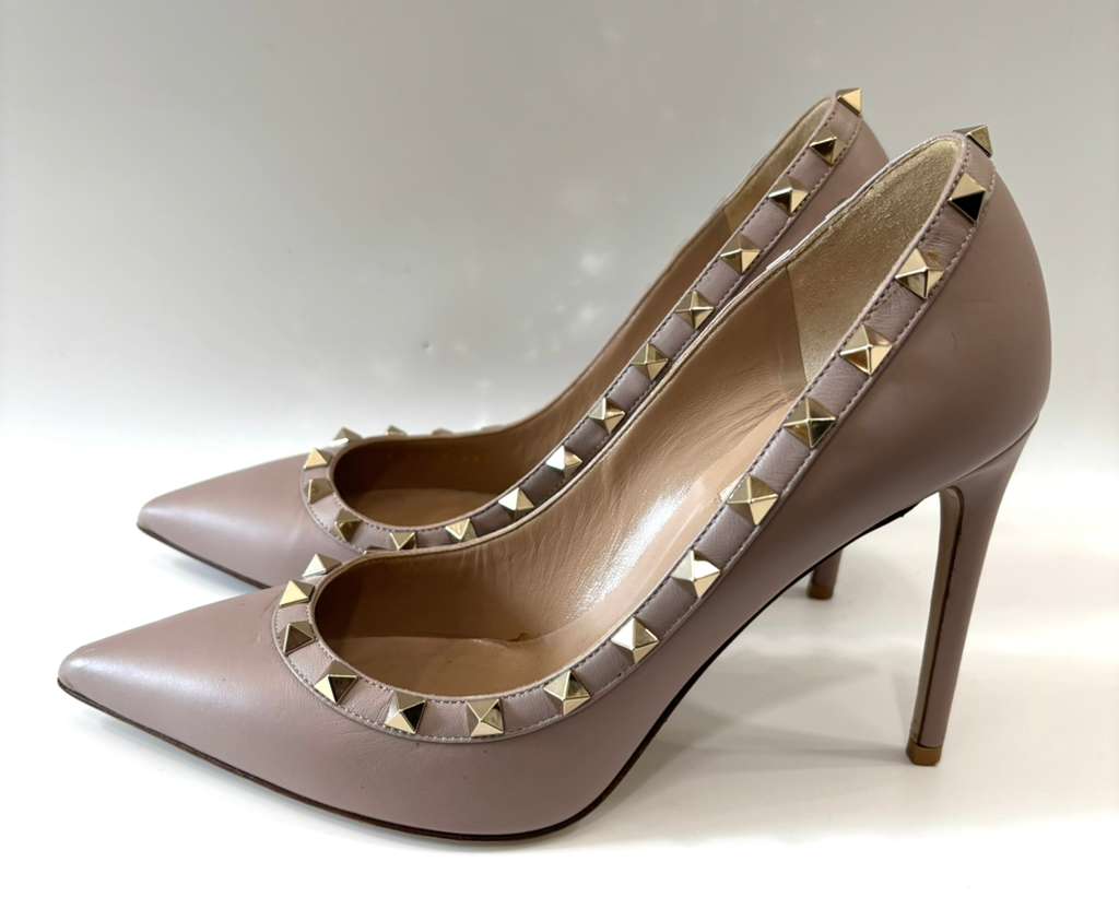 VALENTINO ROCKSTUD CALFSKIN LEATHER PUMPS