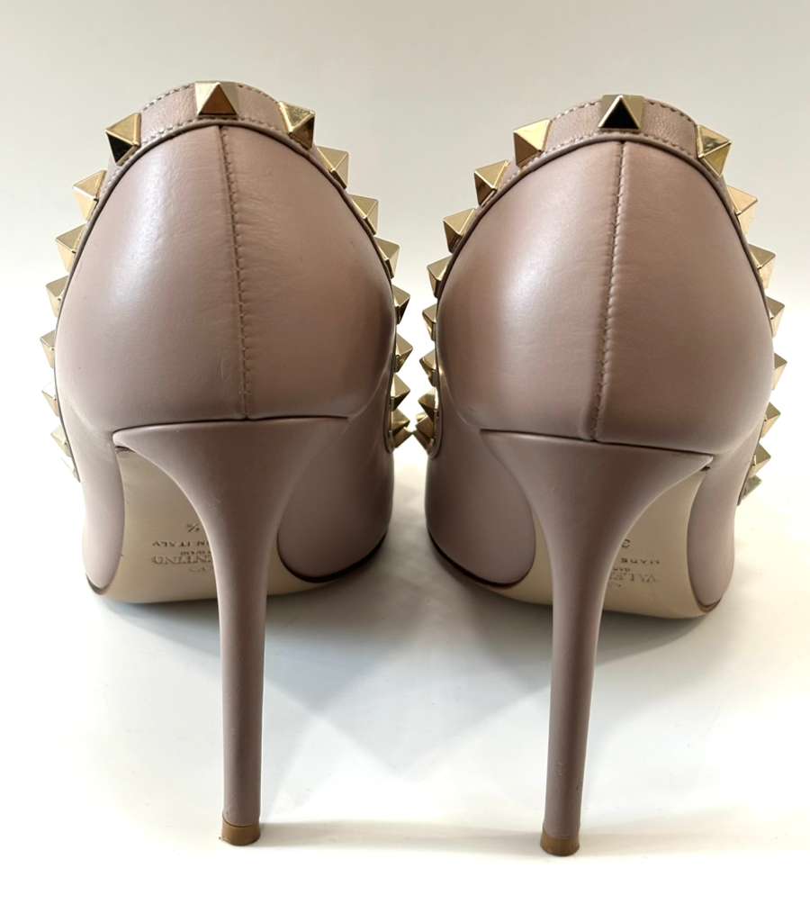 VALENTINO ROCKSTUD CALFSKIN LEATHER PUMPS
