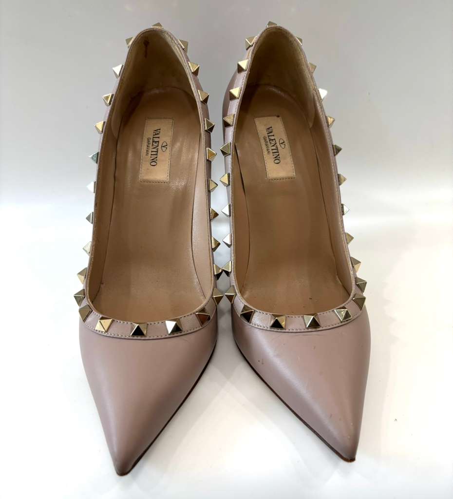VALENTINO ROCKSTUD CALFSKIN LEATHER PUMPS