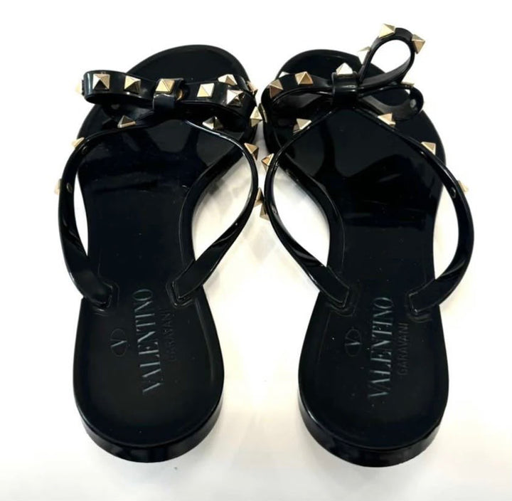 VALENTINO GARAVANI ROCKSTUD PVC THONG SANDAL MULES