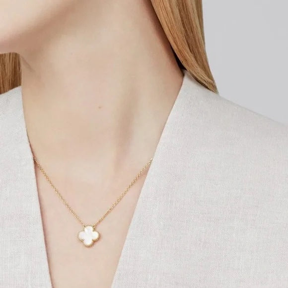 VAN CLEEF &amp; ARPELS 18K GOLD MOTHER OF PEARL ALHAMBRA PENDANT NECKLACE