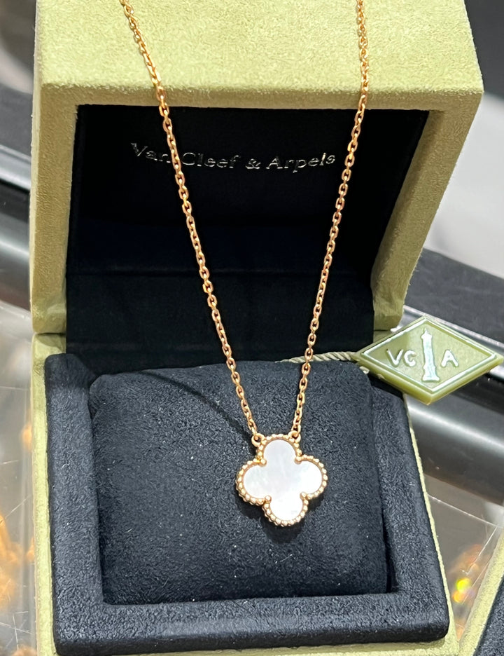 VAN CLEEF &amp; ARPELS 18K GOLD MOTHER OF PEARL ALHAMBRA PENDANT NECKLACE