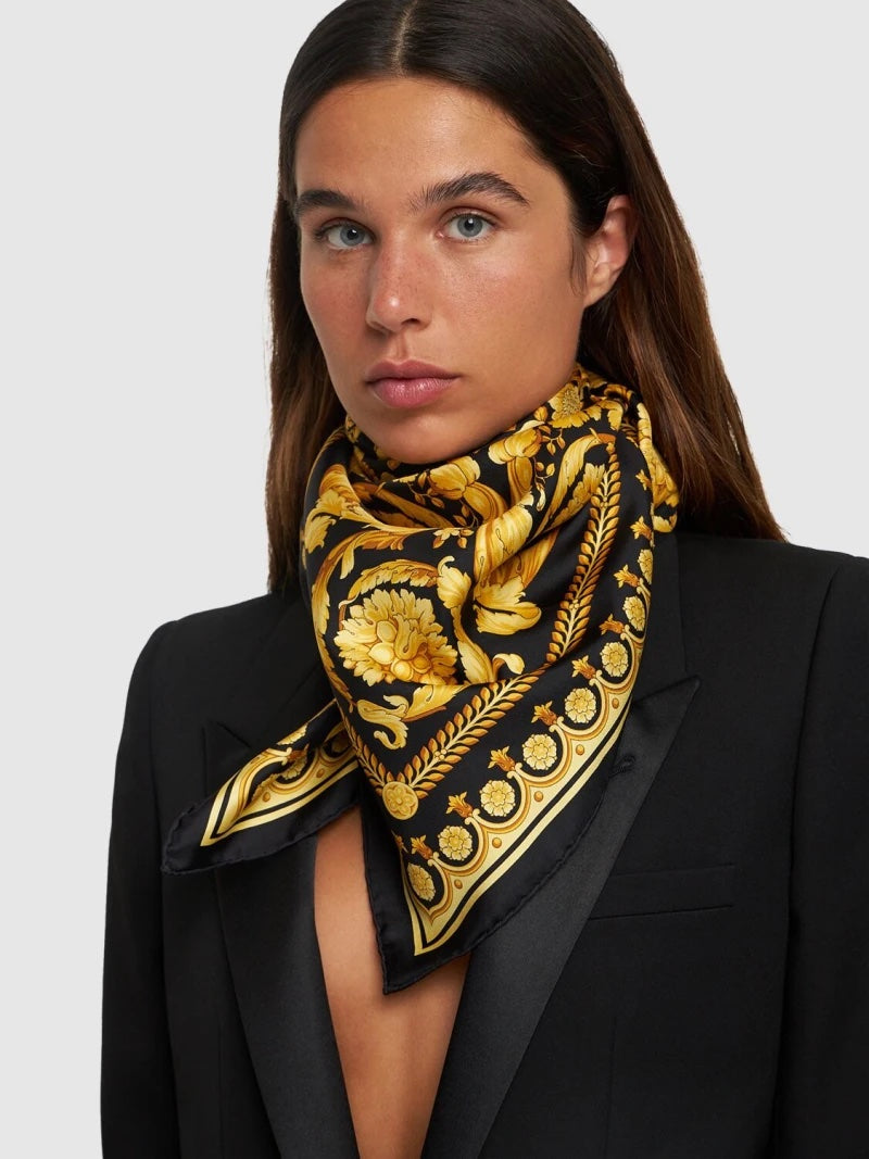VERSACE BLACK AND GOLD BAROCCO PRINT SCRAF
