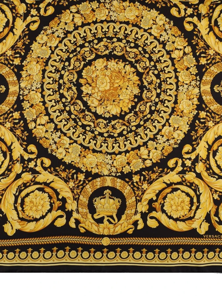 VERSACE BLACK AND GOLD BAROCCO PRINT SCRAF