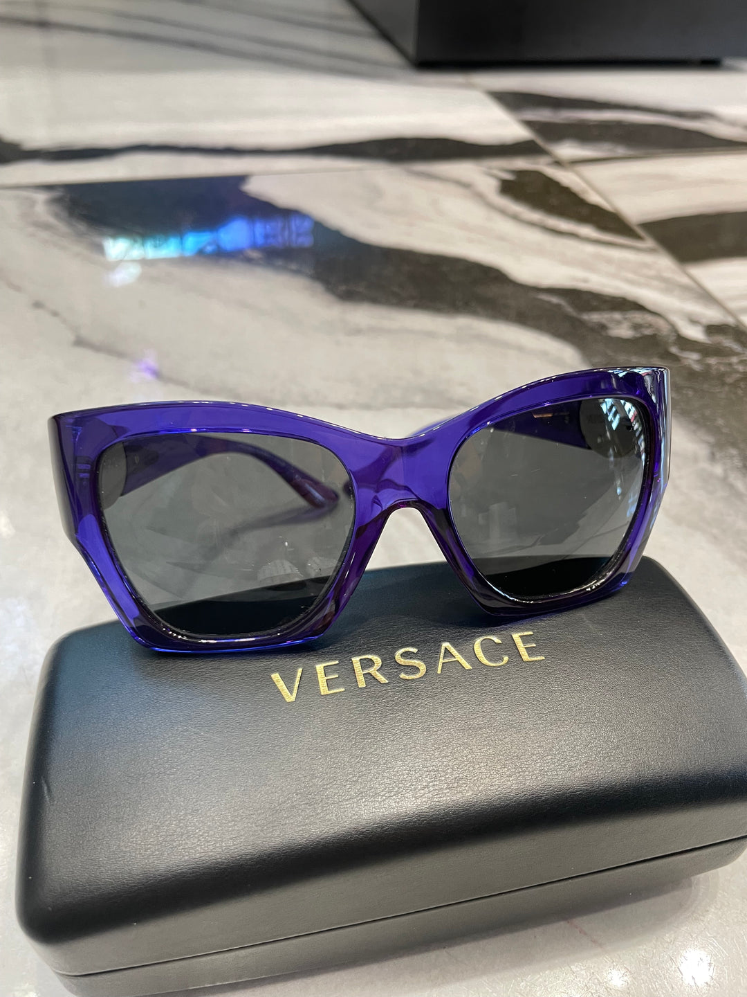 VERSACE  BOLD CAT-EYE SUNGLASSES TRANSPARENT PURPLE