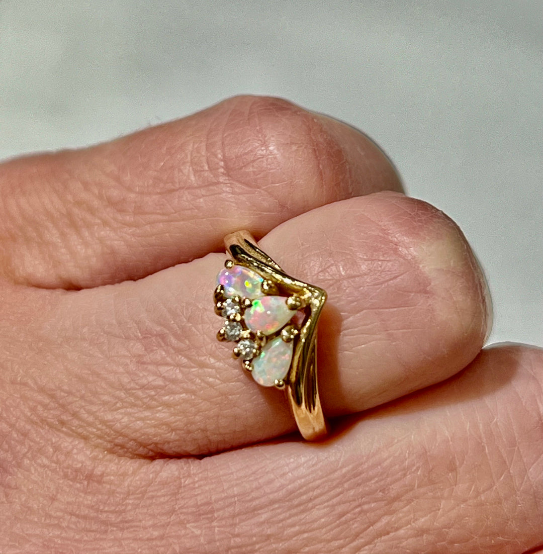 VICTORIAN OPAL AND DIAMONDS 14K GOLD RING