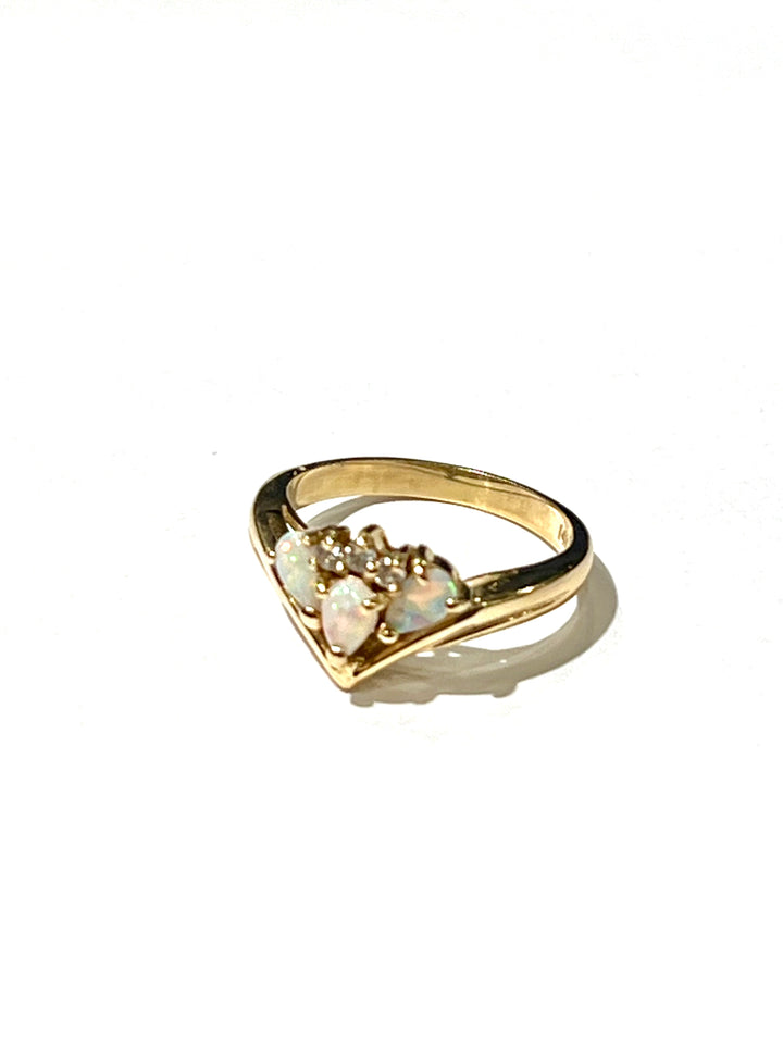 VICTORIAN OPAL AND DIAMONDS 14K GOLD RING