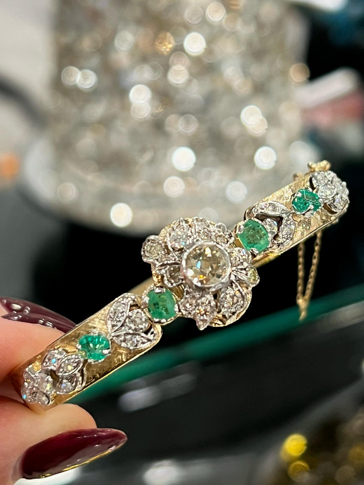 VINTAGE 14K DIAMOND AND EMERALD SOLID GOLD BRACELET
