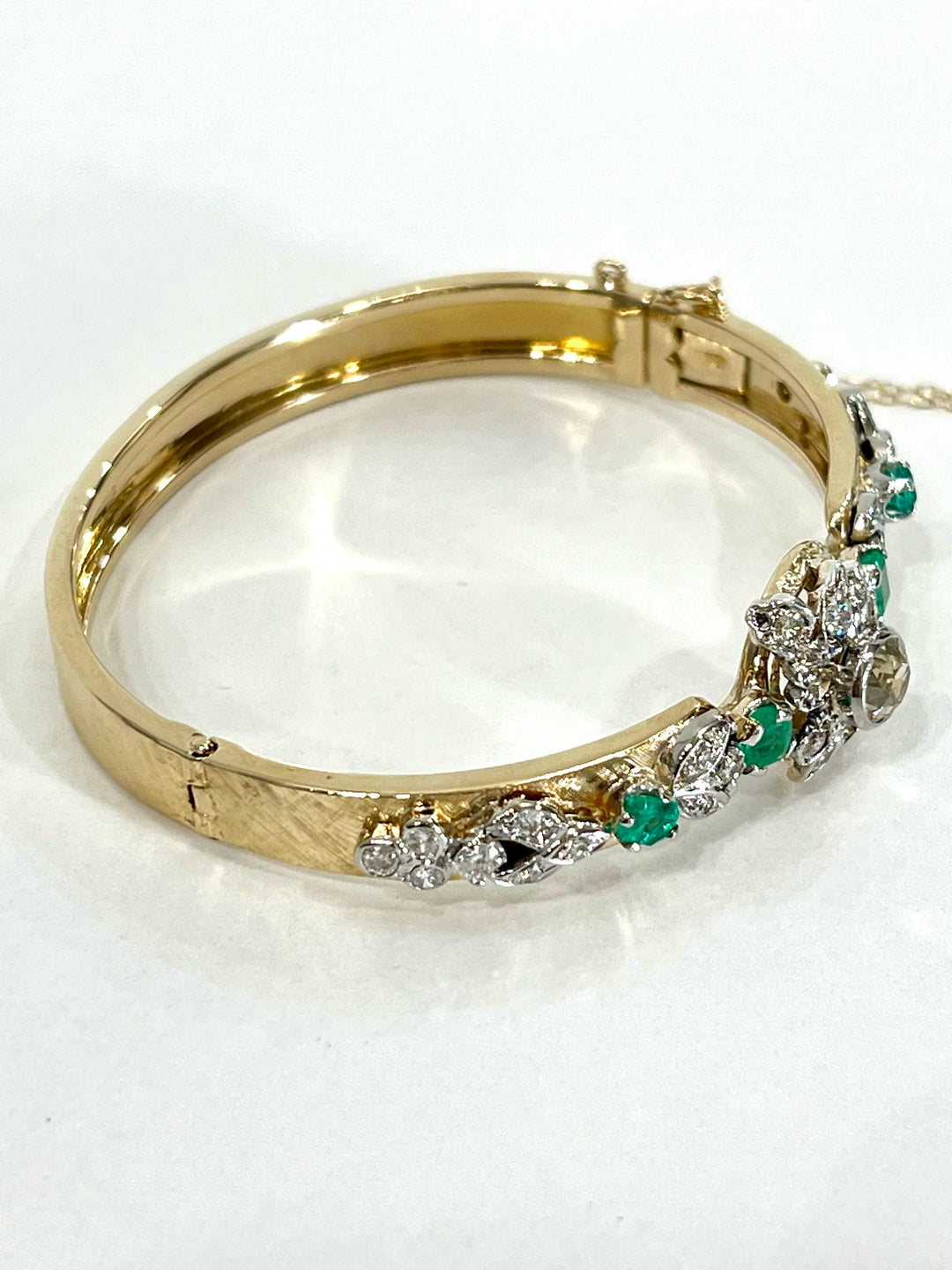 VINTAGE 14K DIAMOND AND EMERALD SOLID GOLD BRACELET