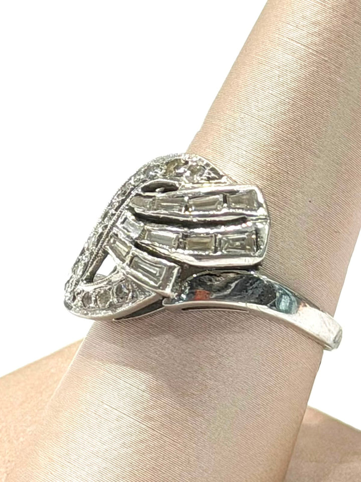 VINTAGE 14K WHITE GOLD DIAMOND COCKTAIL RING