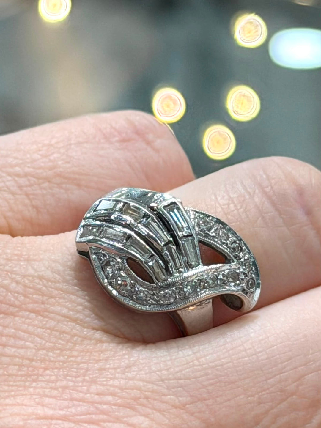 VINTAGE 14K WHITE GOLD DIAMOND COCKTAIL RING