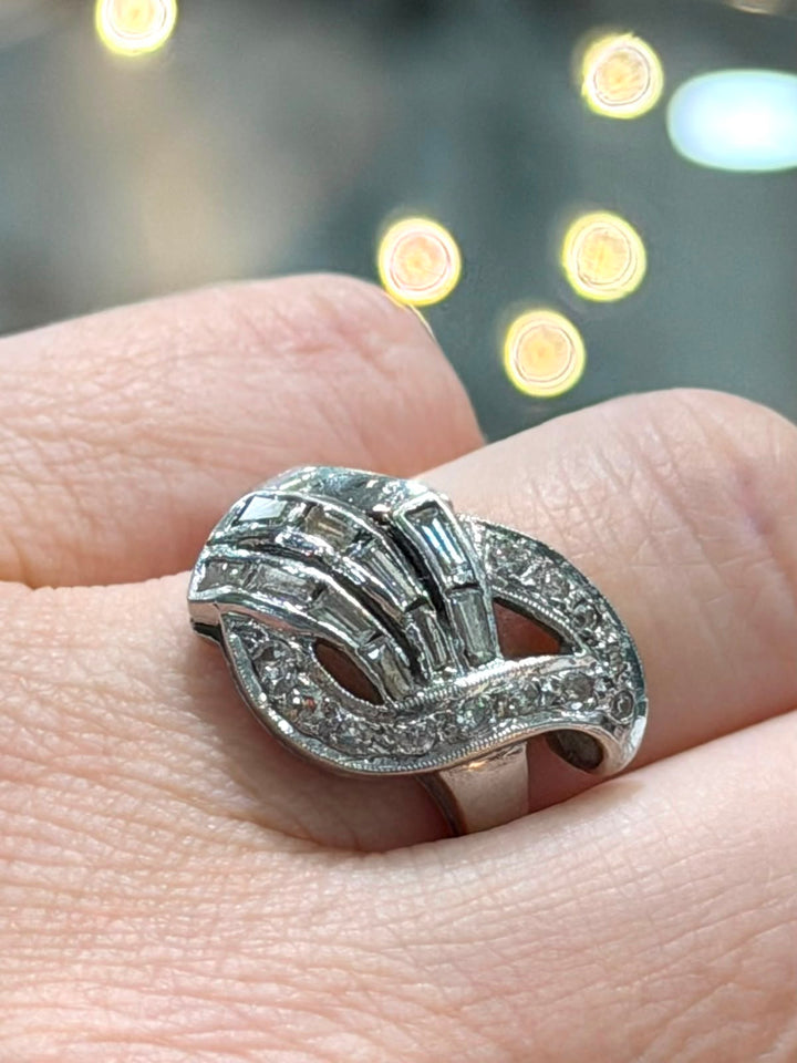 VINTAGE 14K WHITE GOLD DIAMOND COCKTAIL RING
