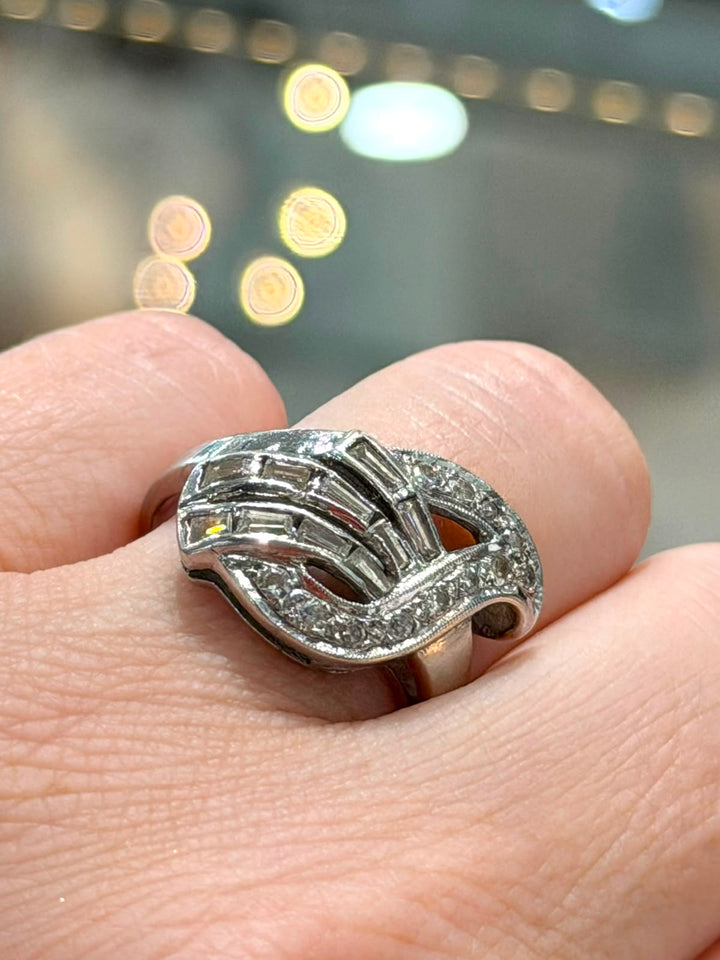 VINTAGE 14K WHITE GOLD DIAMOND COCKTAIL RING