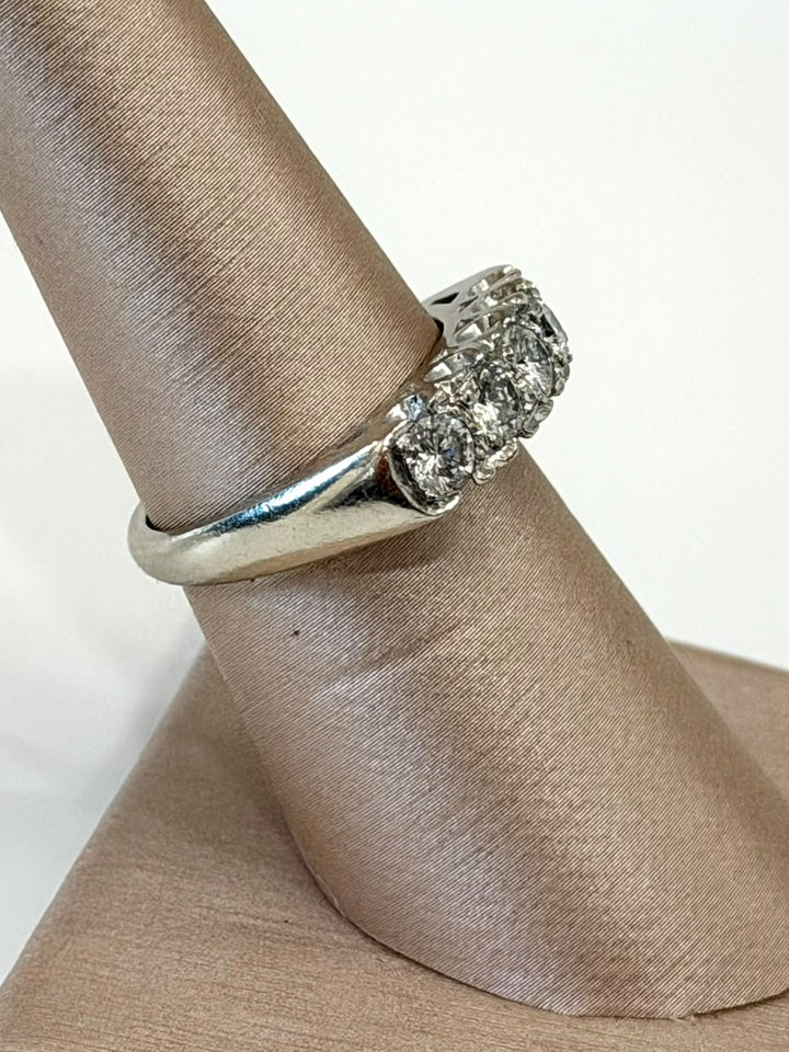 VINTAGE 14K WHITE GOLD FIVE-DIAMOND 1 CT RING