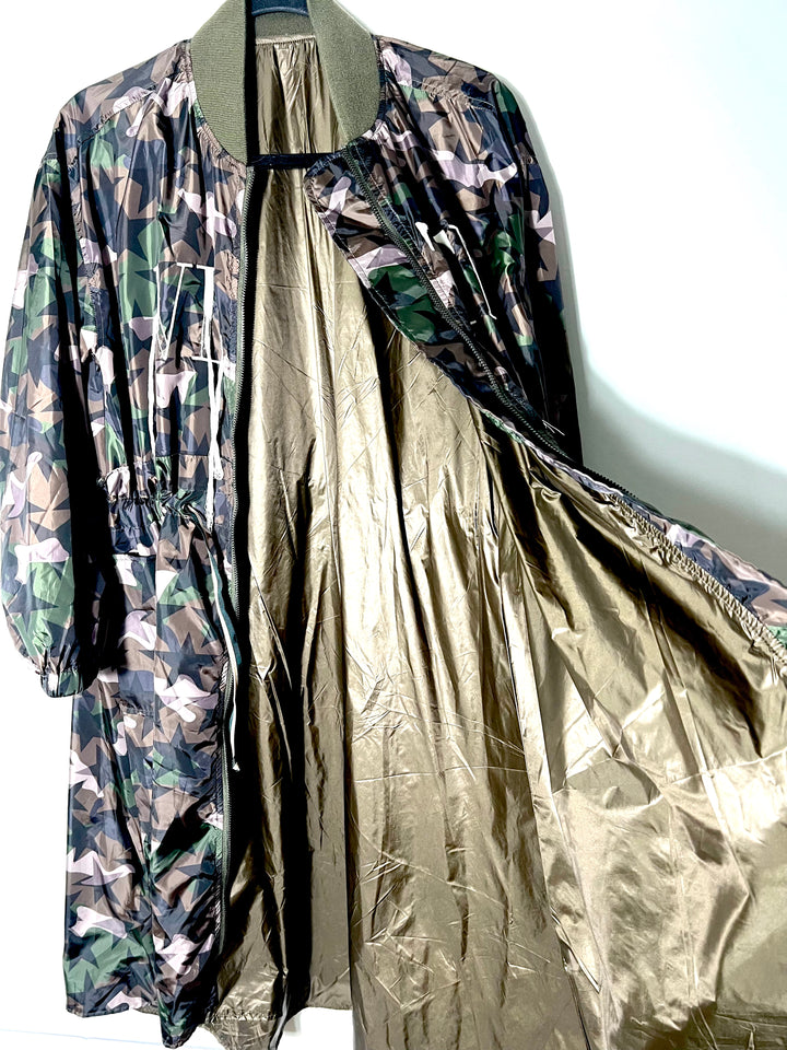 VALENTINO GARAVANI CAMO &amp; STARS LIGHT TRENCH COAT