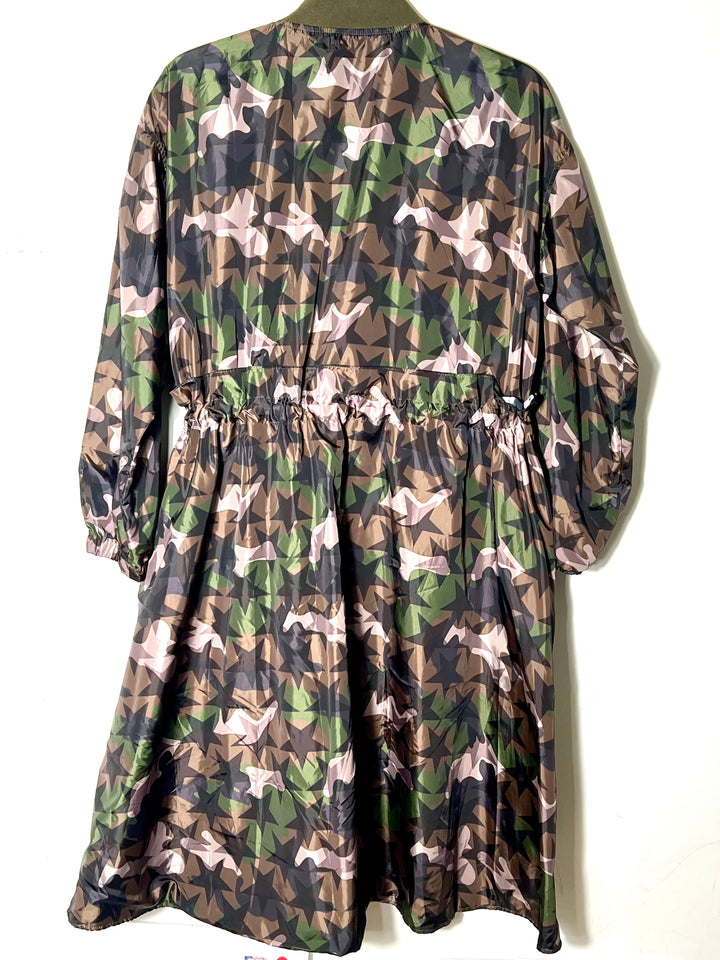 VALENTINO GARAVANI CAMO &amp; STARS LIGHT TRENCH COAT