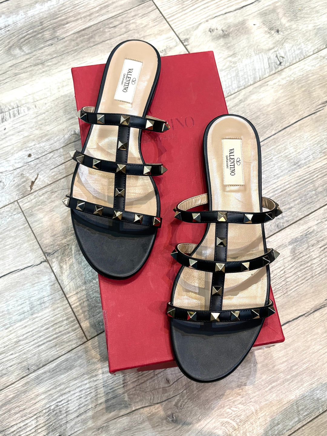 VALENTINO GARAVANI CALFSKIN LEATHER ROCKSTUD MULES