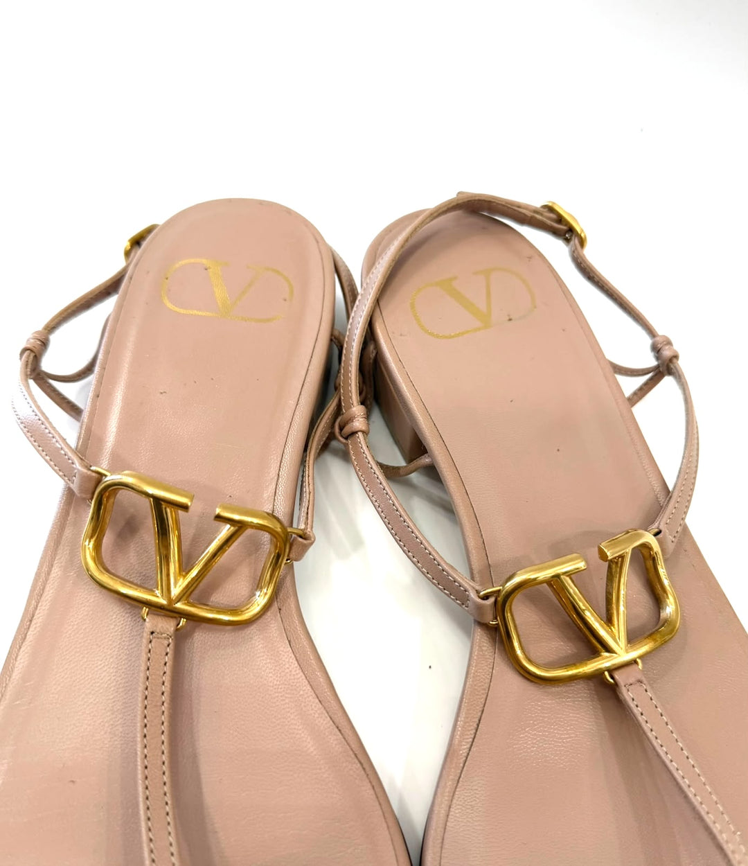 VALENTINO GARAVANI VLOGO THONG LAMBSKIN LEATHER SANDALS
