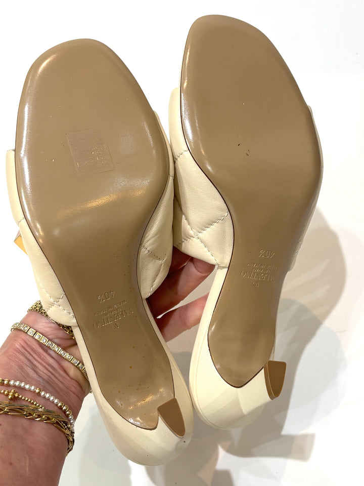 VALENTINO GARAVANI NAPPA QUILTED LEATHER ROMAN STUD MULES