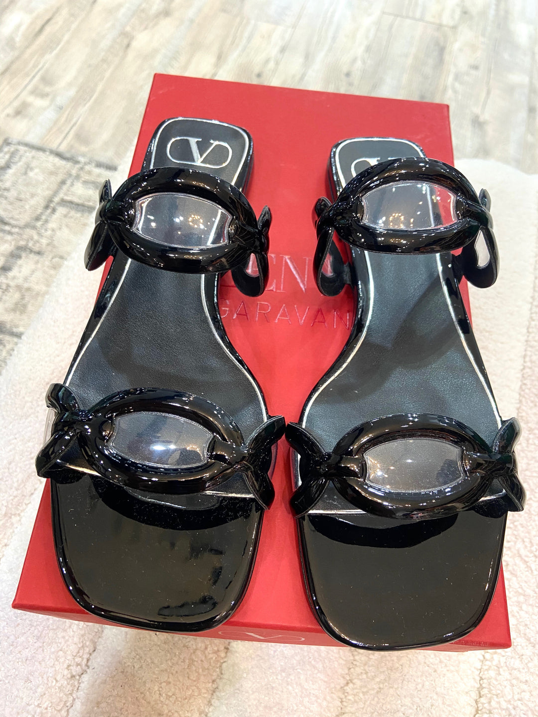 VALENTINO GARAVANI CHAIN 1967 LEATHER SLIDE SANDALS