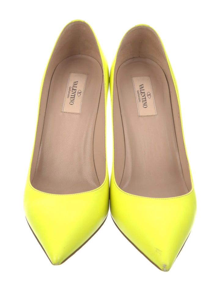 VALENTINO GARAVANI ROCKSTUD ACCENT NEON LEATHER PUMPS