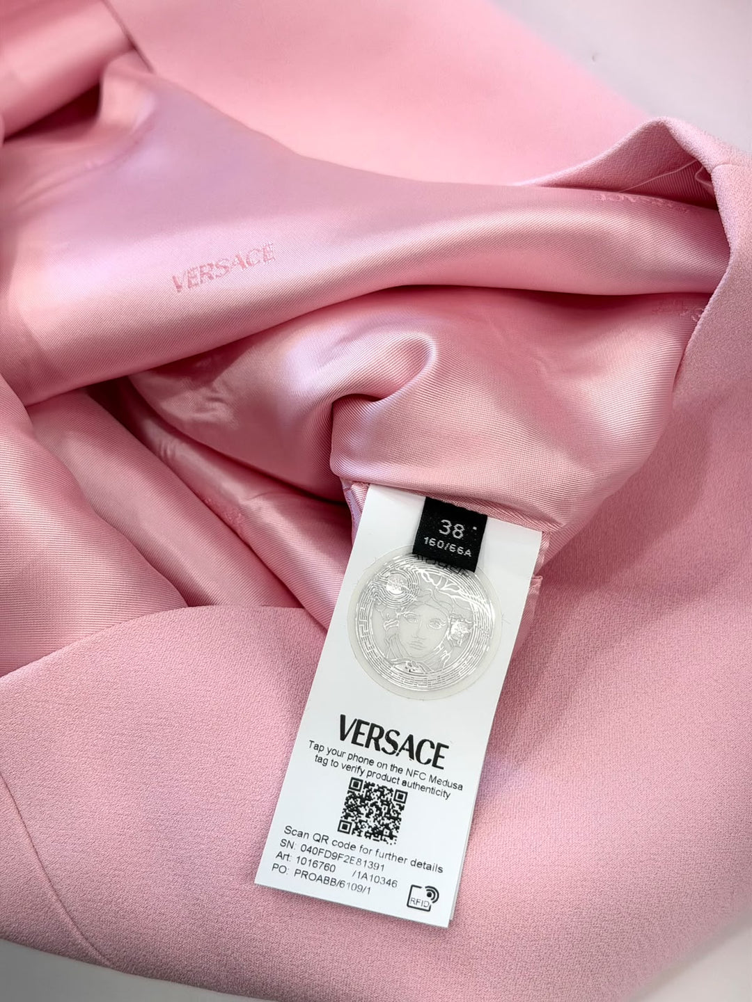 VERSACE VISCOSE BLEND LA MEDUSA BELTED JERSEY MINI SKIRT