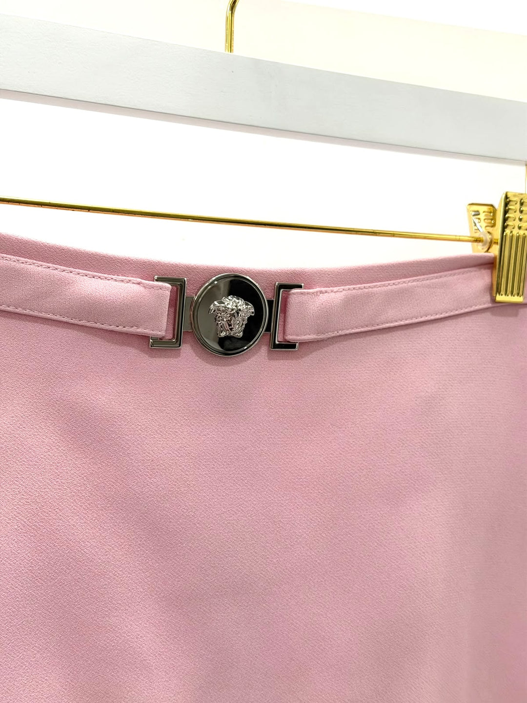 VERSACE VISCOSE BLEND LA MEDUSA BELTED JERSEY MINI SKIRT