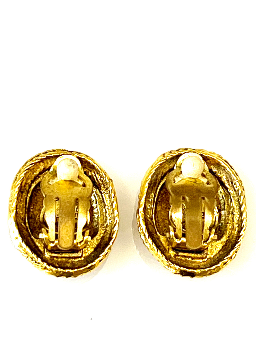 CHANEL CC LOGO VINTAGE  RUNWAY CLIP ON EARRINGS
