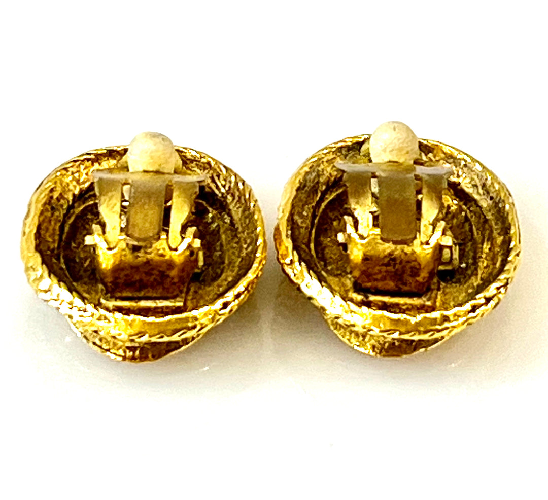 CHANEL CC LOGO VINTAGE  RUNWAY CLIP ON EARRINGS