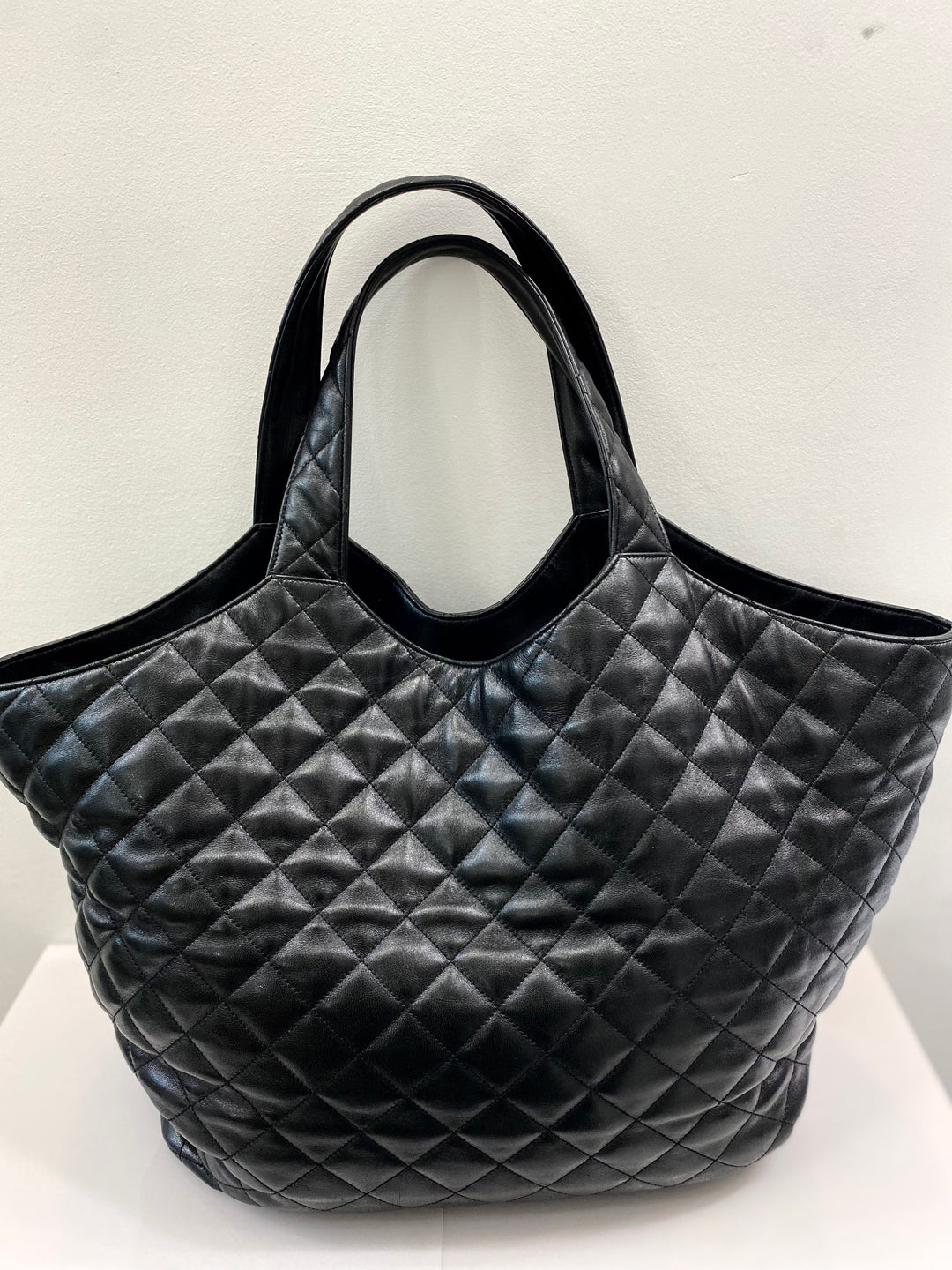 YSL QUILTED LAMBSKIN MAXI ICARE SHOPPING TOTE