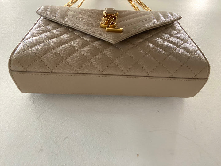 YSL MEDIUM ENVELOPE MONOGRAM MATELASSE LEATHER BAG