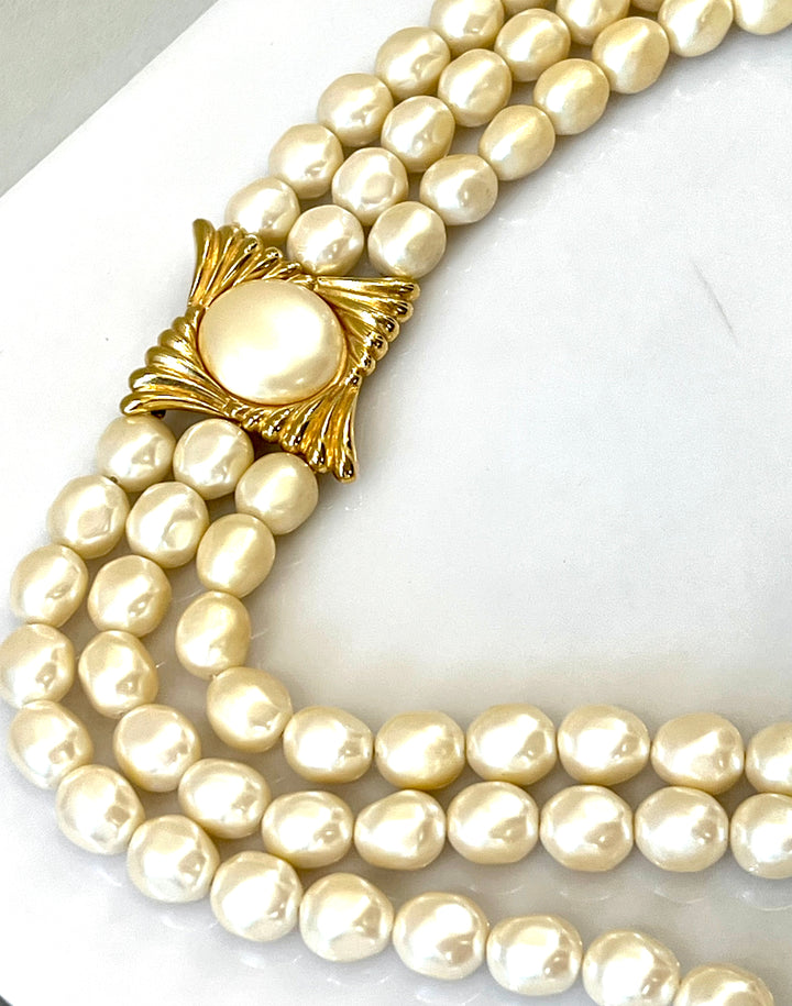 YVES SAINT LAURENT VINTAGE PEARL NECKLACE