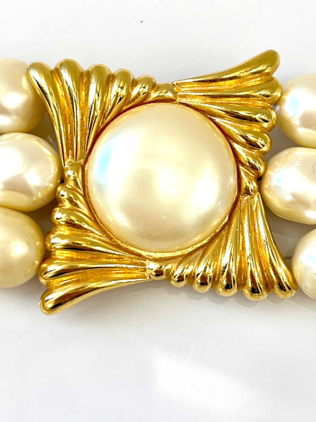 YVES SAINT LAURENT VINTAGE PEARL NECKLACE