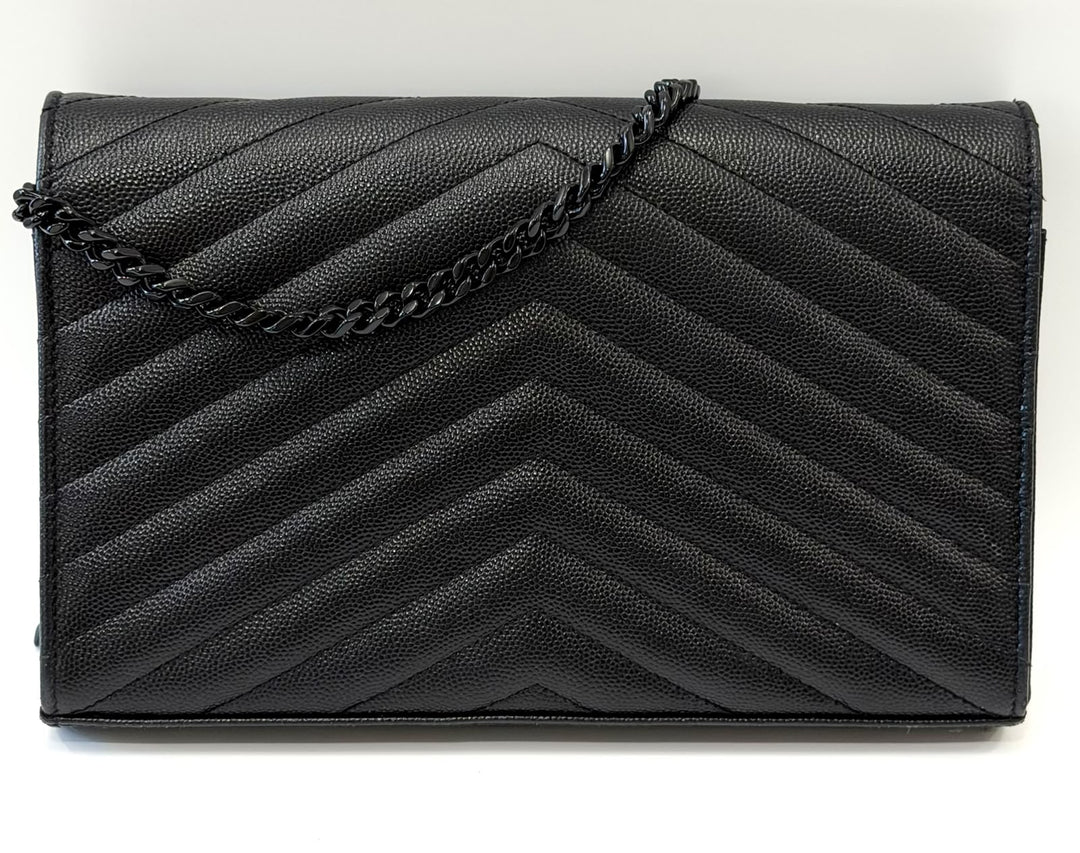 YVES SAINT LAURENT GRAIN DE POUDRE MATELASSE CHEVRON MONOCHROME ENVELOPE CHAIN WALLET