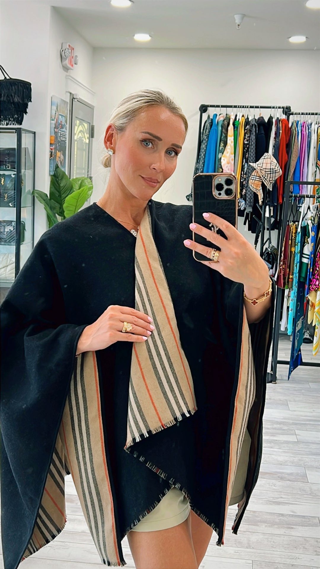 BURBERRY ICON STRIPE REVERSIBLE WOOL CAPE