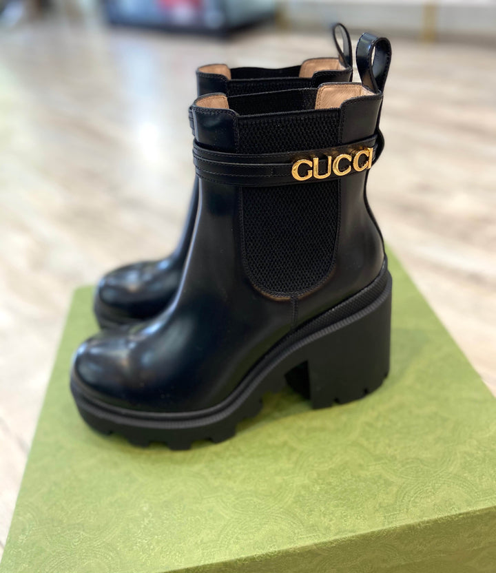 GUCCI LEATHER LOGO BOOTIES