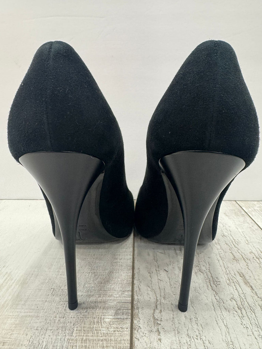 GUISEPPE ZANOTTI SUEDE PUMPS