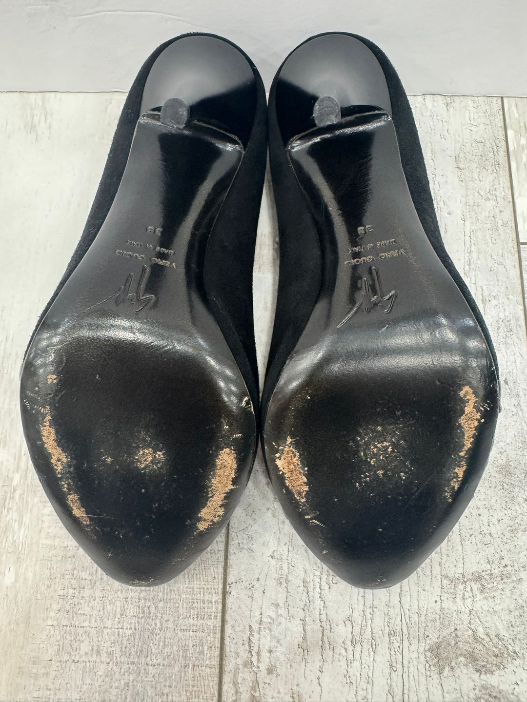 GUISEPPE ZANOTTI SUEDE PUMPS