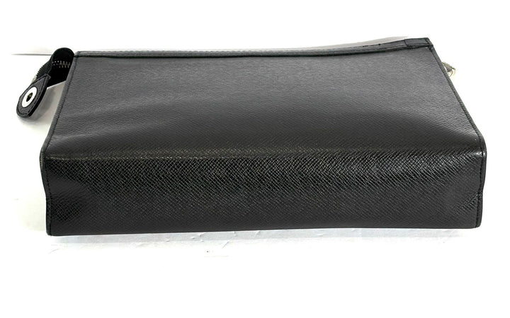 LOUIS VUITTON TAIGA POCHETTE VOYAGE MM BAG