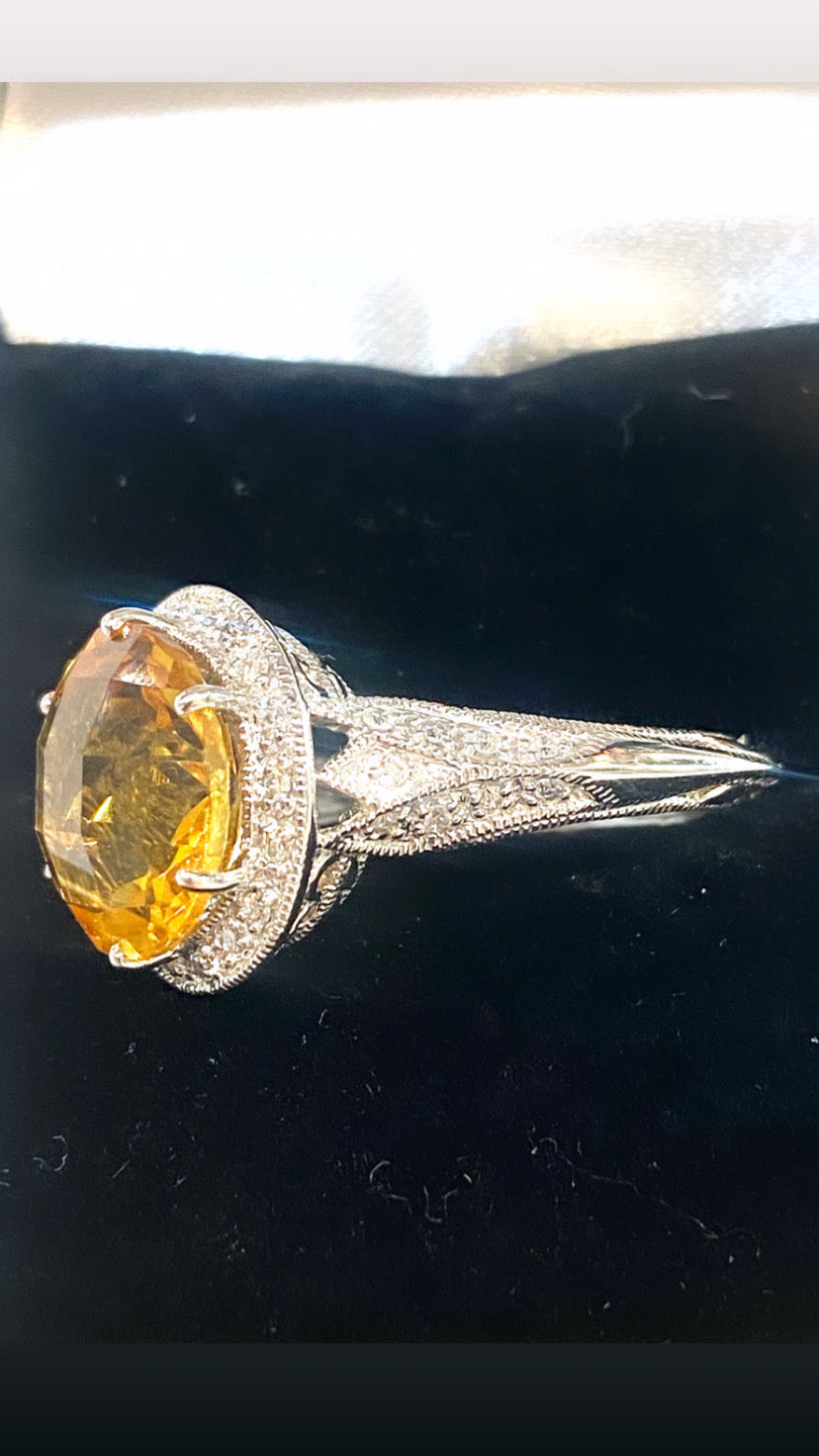 CITRINE AND DIAMOND 14K GOLD RING