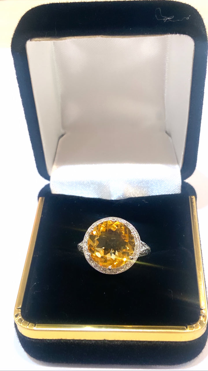 CITRINE AND DIAMOND 14K GOLD RING